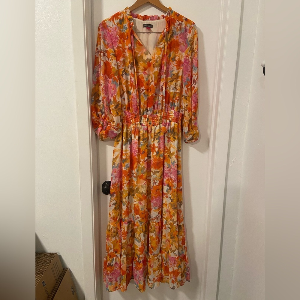 Vince Camuto EUC size 1X floral smocked split neck tiered maxi dress - Picture 4 of 11
